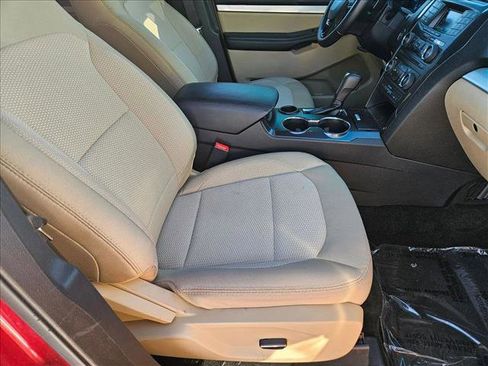 Used 2017 Ford Explorer XLT image 20