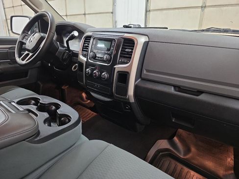 Used 2013 RAM 1500 Classic SLT image 29