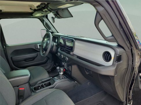 Used 2024 Jeep Wrangler Unlimited Sport AWD/4WD image 7