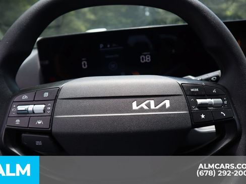 Used 2025 Kia K4 FWD image 27