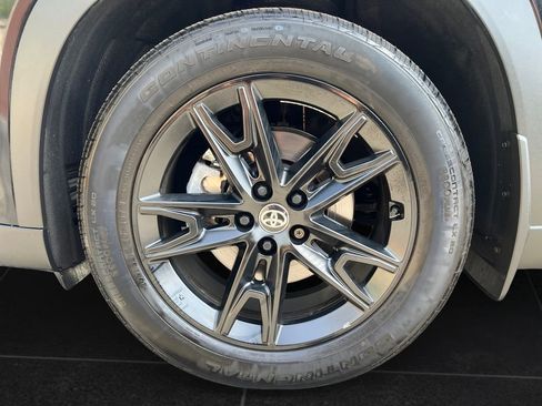 Used 2025 Toyota Grand Highlander AWD Hybrid image 9
