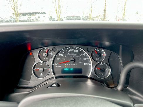 Used 2022 GMC Savana 2500 w/ Driver Convenience Package image 11