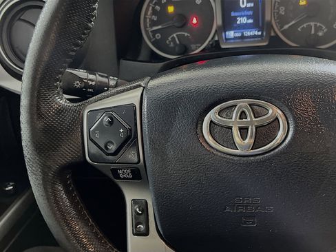 Used 2017 Toyota Tacoma SR5 w/ Tow Package image 19