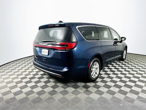 Certified 2024 Chrysler Pacifica Touring-L image 11