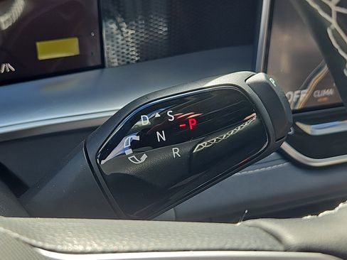 New 2026 Volkswagen Tiguan SE image 15