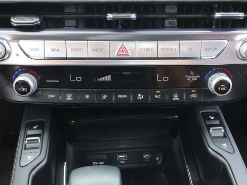 Used 2024 Kia Telluride SX w/ Towing Package AWD/4WD image 25