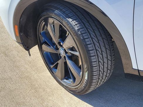 Used 2023 Buick Envision Essence w/ Technology Package I image 9