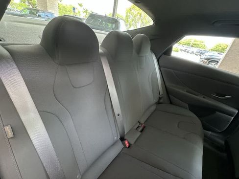 Used 2025 Hyundai Elantra SE FWD image 26