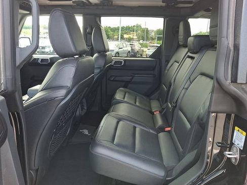 Used 2025 Ford Bronco Badlands AWD/4WD image 23
