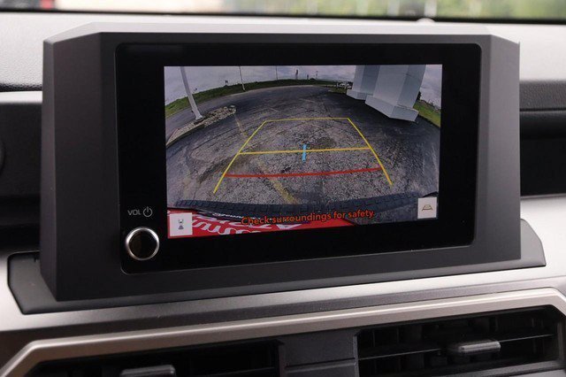 Used 2025 Toyota 4Runner SR5 AWD/4WD image 17