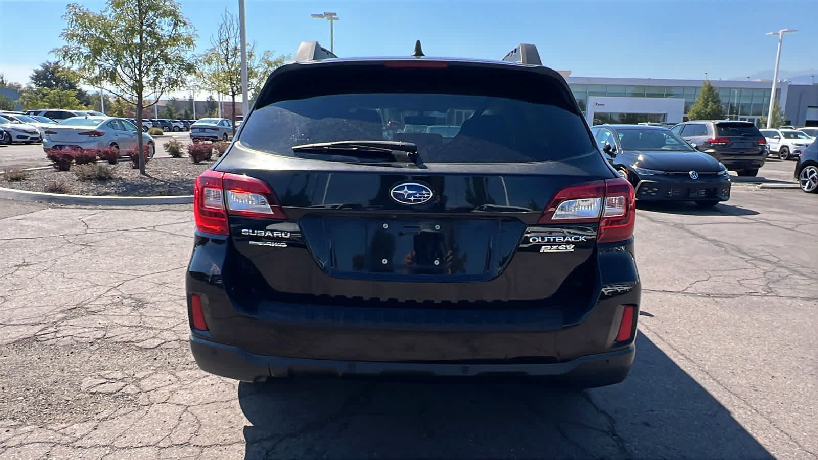 Used 2017 Subaru Outback 2.5i Limited AWD/4WD image 6