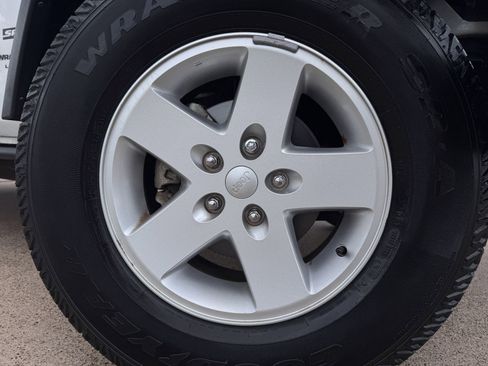 Used 2018 Jeep Wrangler Unlimited Sport S image 10