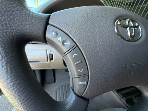 Used 2005 Toyota Camry LE FWD image 69