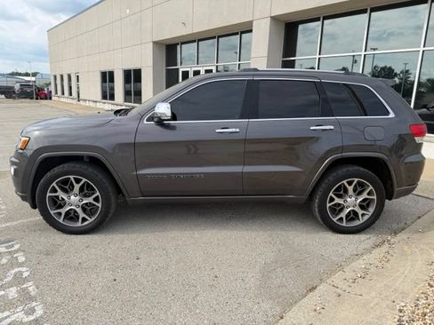 Used 2020 Jeep Grand Cherokee Overland AWD/4WD image 3