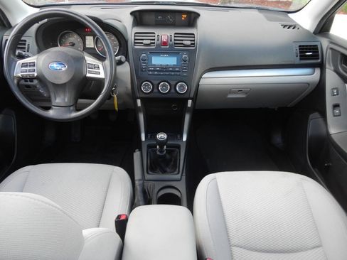 Used 2015 Subaru Forester 2.5i Premium AWD/4WD image 31