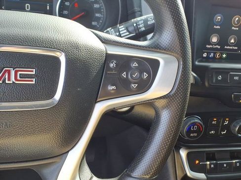 Used 2024 GMC Terrain SLE w/ Driver Convenience Package image 19