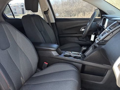 Used 2017 Chevrolet Equinox LS FWD image 19