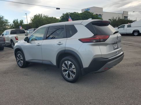 Certified 2022 Nissan Rogue SV image 7