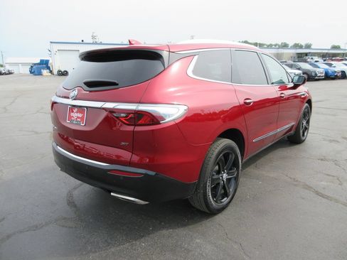 Used 2023 Buick Enclave Essence w/ Experience Buick Package AWD/4WD image 6