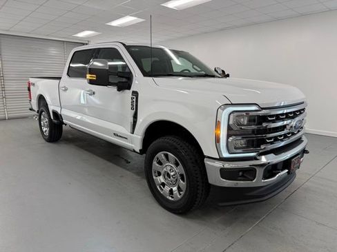 New 2026 Ford F250 Lariat w/ Lariat Premium Package image 3