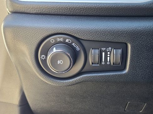 New 2026 Chrysler Pacifica Select image 20