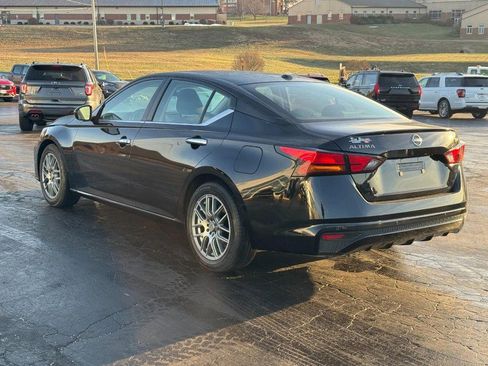 Used 2024 Nissan Altima 2.5 SV image 5