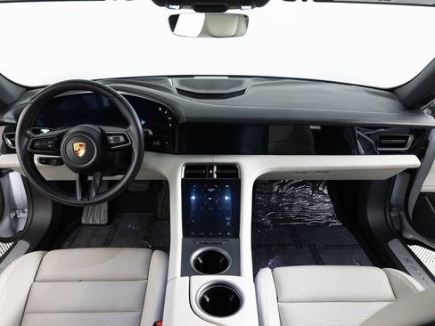 Used 2021 Porsche Taycan 4S w/ Premium Package image 29