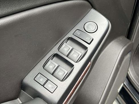 Used 2019 GMC Yukon SLE w/ SLE Value Package image 17