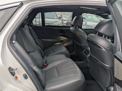 Used 2020 Lexus LS 500h AWD w/ Luxury Package image 12