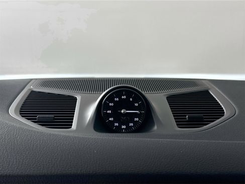 Certified 2025 Porsche Cayenne Coupe image 25