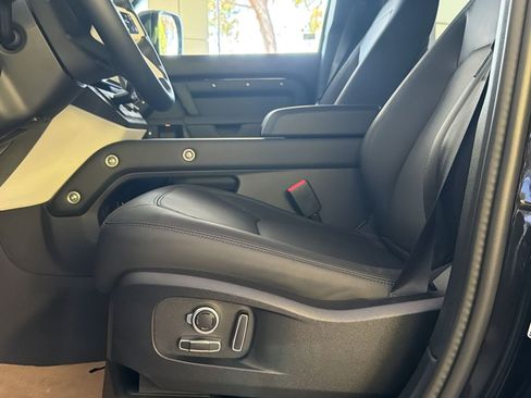 New 2026 Land Rover Defender 130 X-Dynamic SE AWD/4WD image 14
