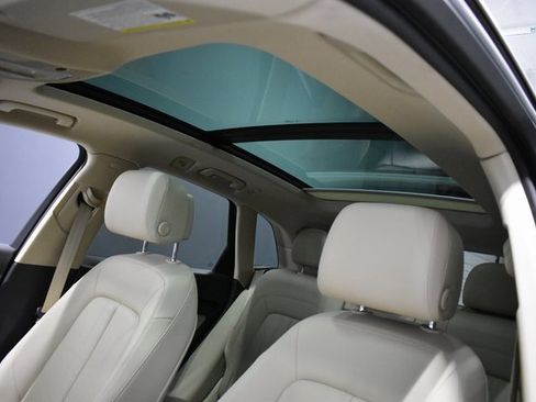 Used 2018 Audi Q5 Prestige w/ Prestige Package image 19