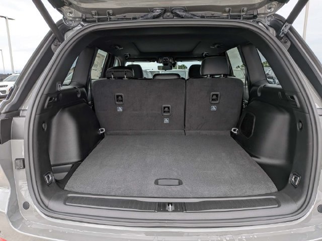 New 2027 Jeep Grand Cherokee Limited AWD/4WD image 13