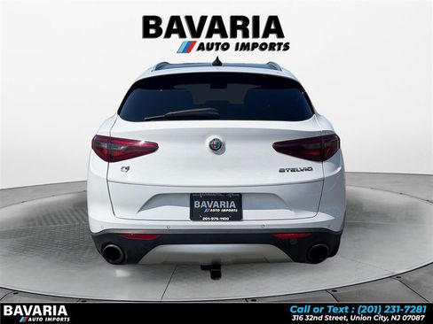 Used 2018 Alfa Romeo Stelvio Ti AWD/4WD image 4