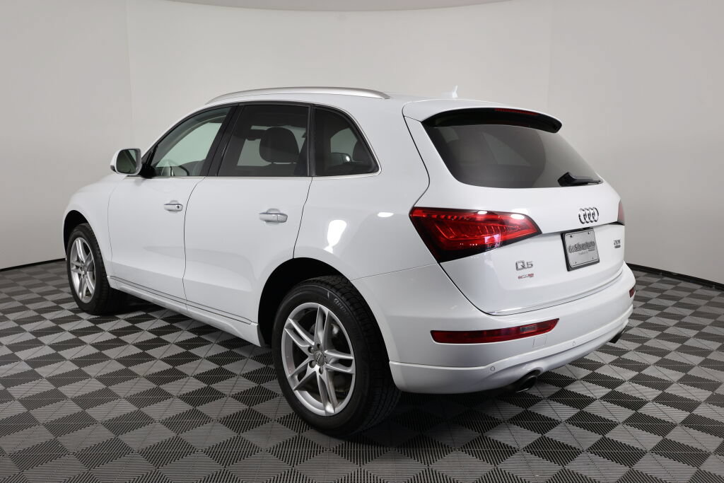 Used 2017 Audi Q5 2.0T Premium Plus w/ Technology Package AWD/4WD image 4