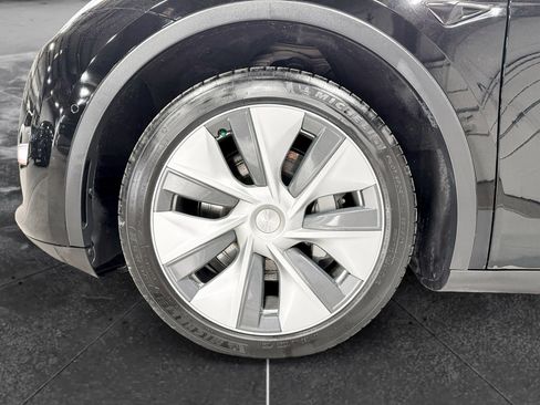Used 2020 Tesla Model Y Long Range AWD/4WD image 29