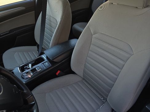 Used 2018 Ford Fusion S image 22