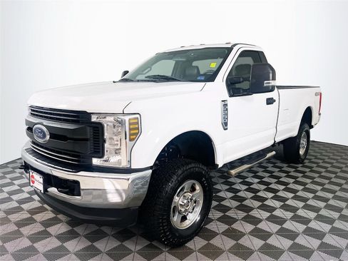 Used 2018 Ford F250 XL w/ Power Equipment Group AWD/4WD image 3