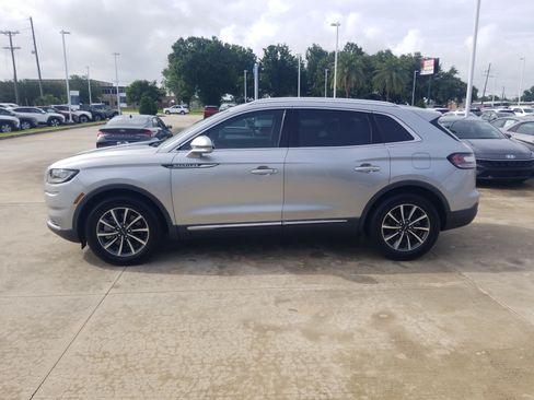 Used 2021 Lincoln Nautilus FWD image 4