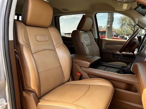 Used 2024 RAM 3500 Limited w/ Towing Technology Group image 32