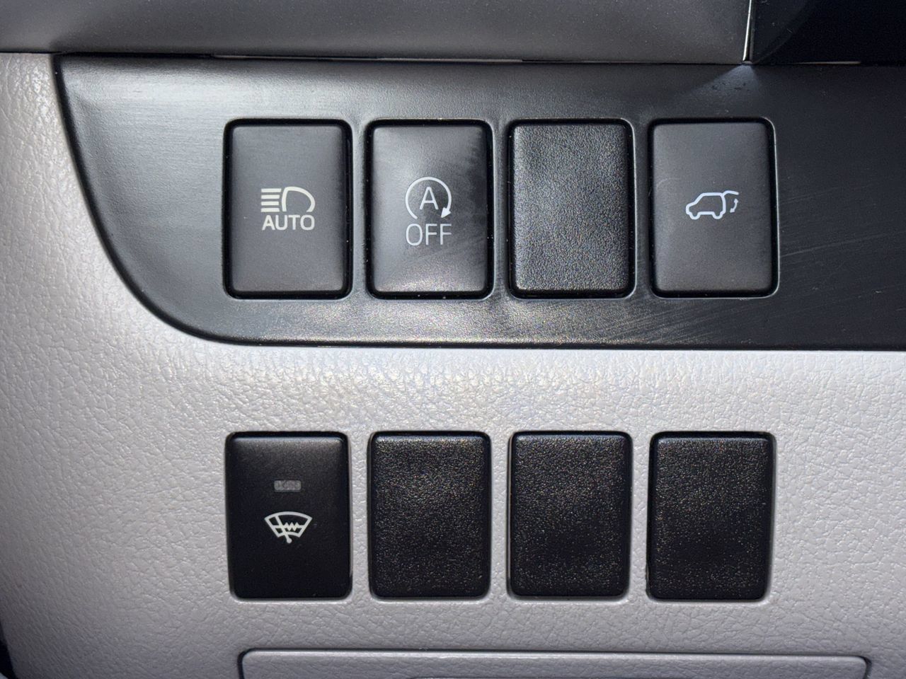 Used 2018 Toyota Highlander XLE FWD image 16