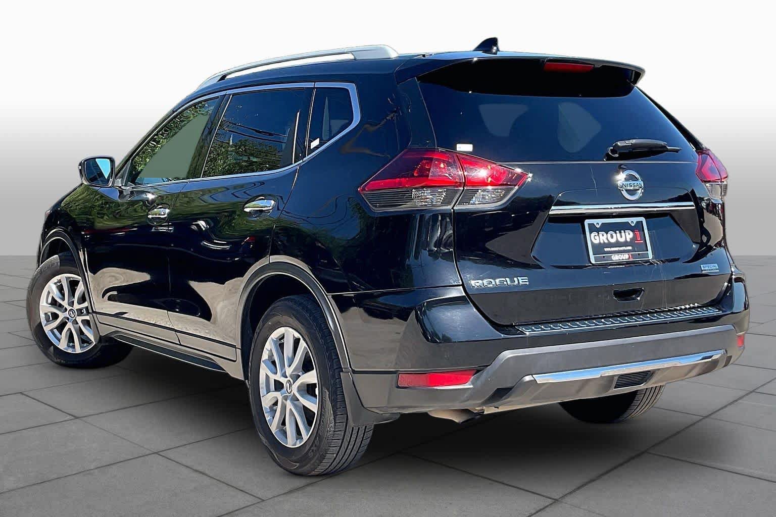 Used 2020 Nissan Rogue S w/ Special Edition Package FWD image 12