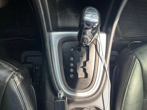 Used 2011 Chrysler 200 S FWD image 23