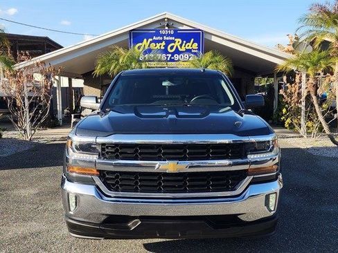 Used 2017 Chevrolet Silverado 1500 LT w/ High Desert Package RWD image 3