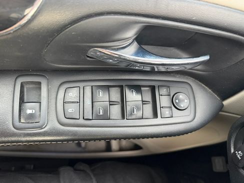 Used 2019 Dodge Grand Caravan SXT FWD image 21