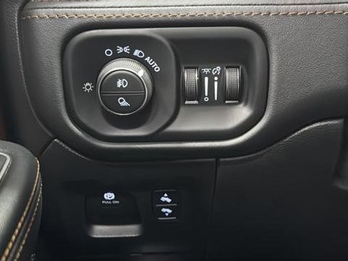 Used 2022 RAM 1500 Limited w/ Body Color Bumper Group AWD/4WD image 31