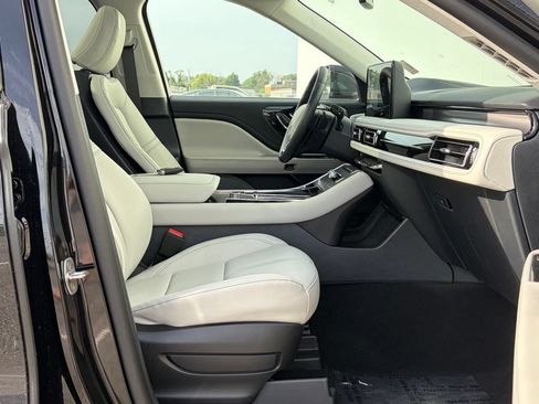 New 2026 Lincoln Aviator AWD image 20