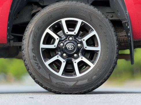 Used 2017 Toyota Tundra SR5 AWD/4WD image 21
