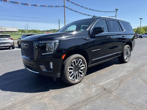 Used 2023 GMC Yukon Denali Ultimate AWD/4WD image 8