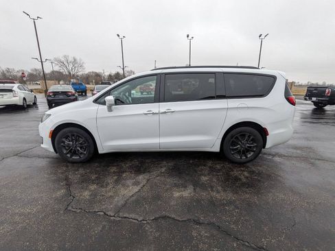 Used 2020 Chrysler Pacifica Touring-L AWD/4WD image 5